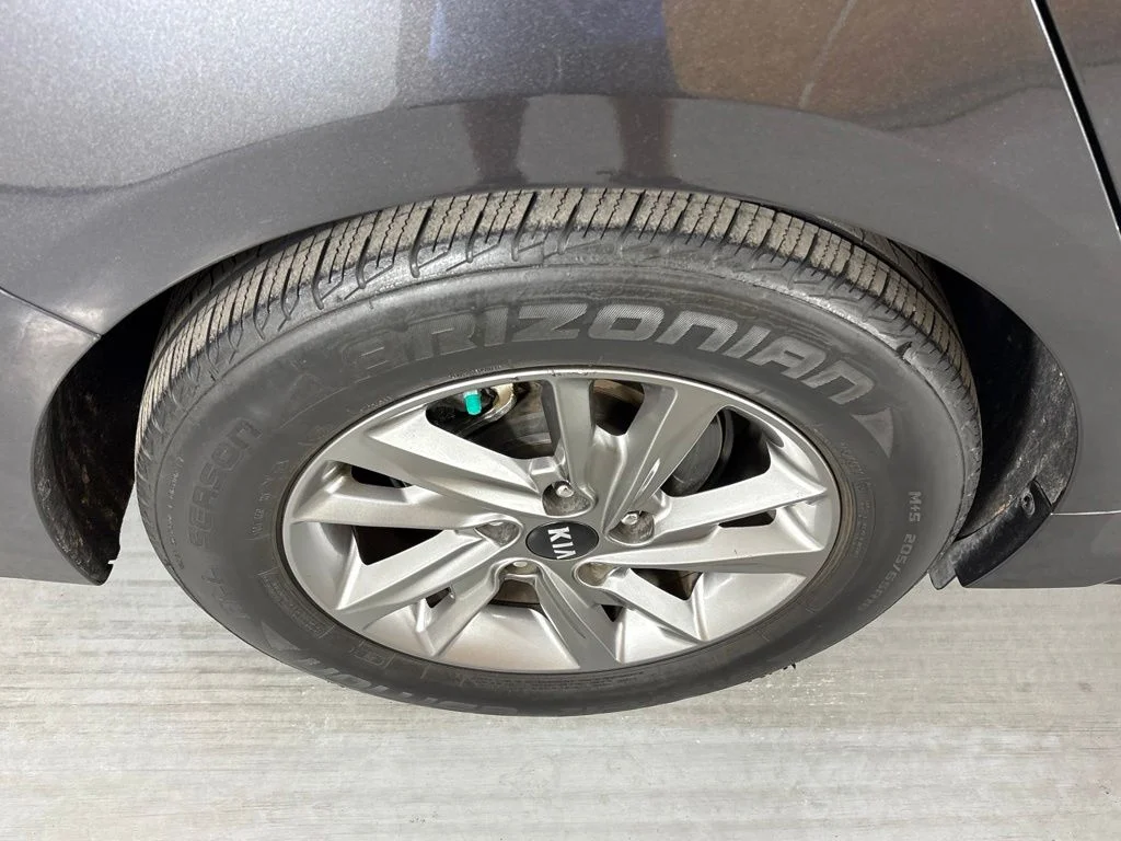 Certified Used 2019 Platinum Graphite Kia LX image 10