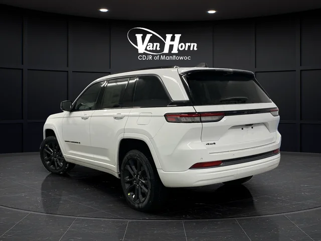 New 2026 Bright White Clear-Coat Exterior Paint Jeep Limited image 3