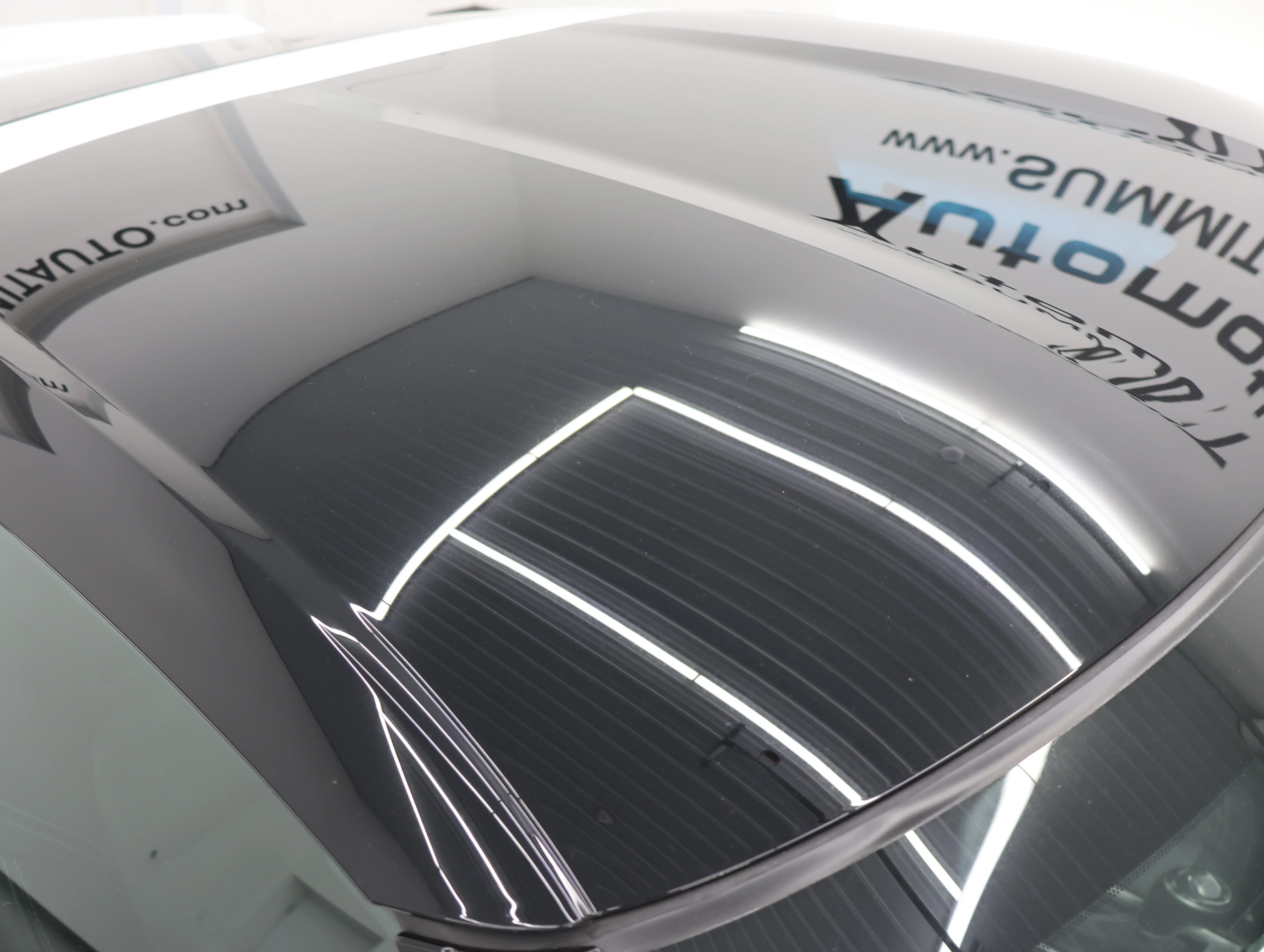 Used 2015 Arctic White Chevrolet Stingray Z51 image 4
