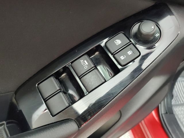Used 2018 Red Mazda Sport image 19