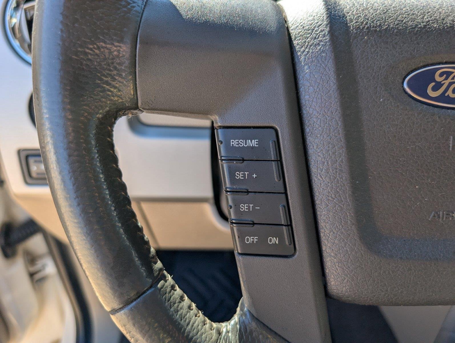 Used 2009  Ford XL image 30