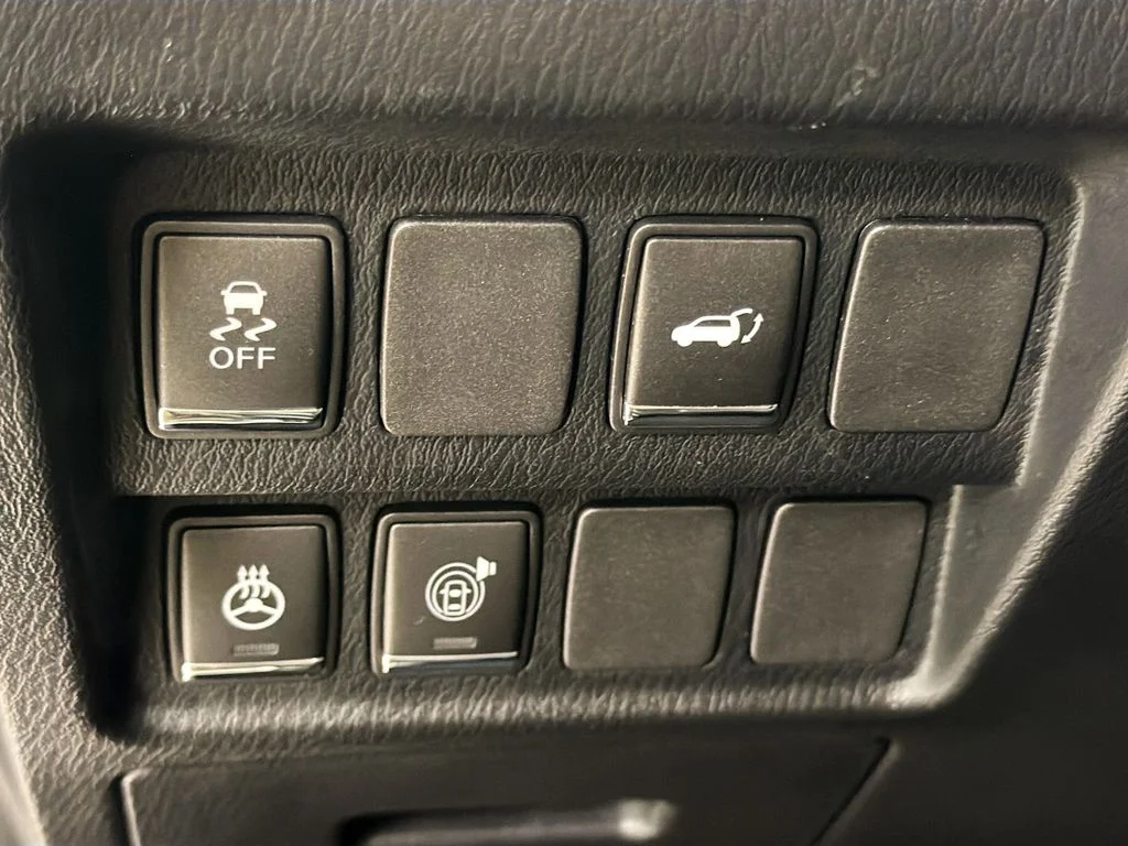 Used 2019 Liquid Platinum INFINITI LUXE image 11
