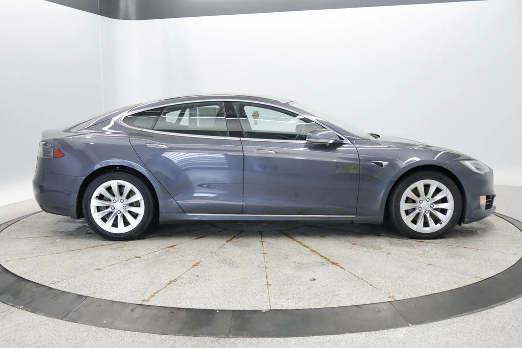Used 2020  Tesla Long Range image 6