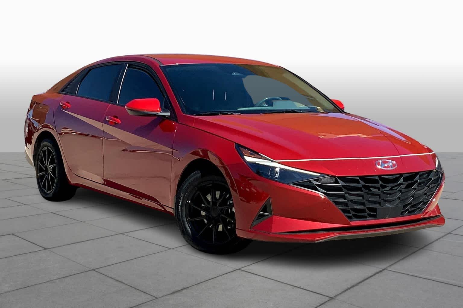 Used 2022 Scarlet Red Pearl Hyundai SEL image 3