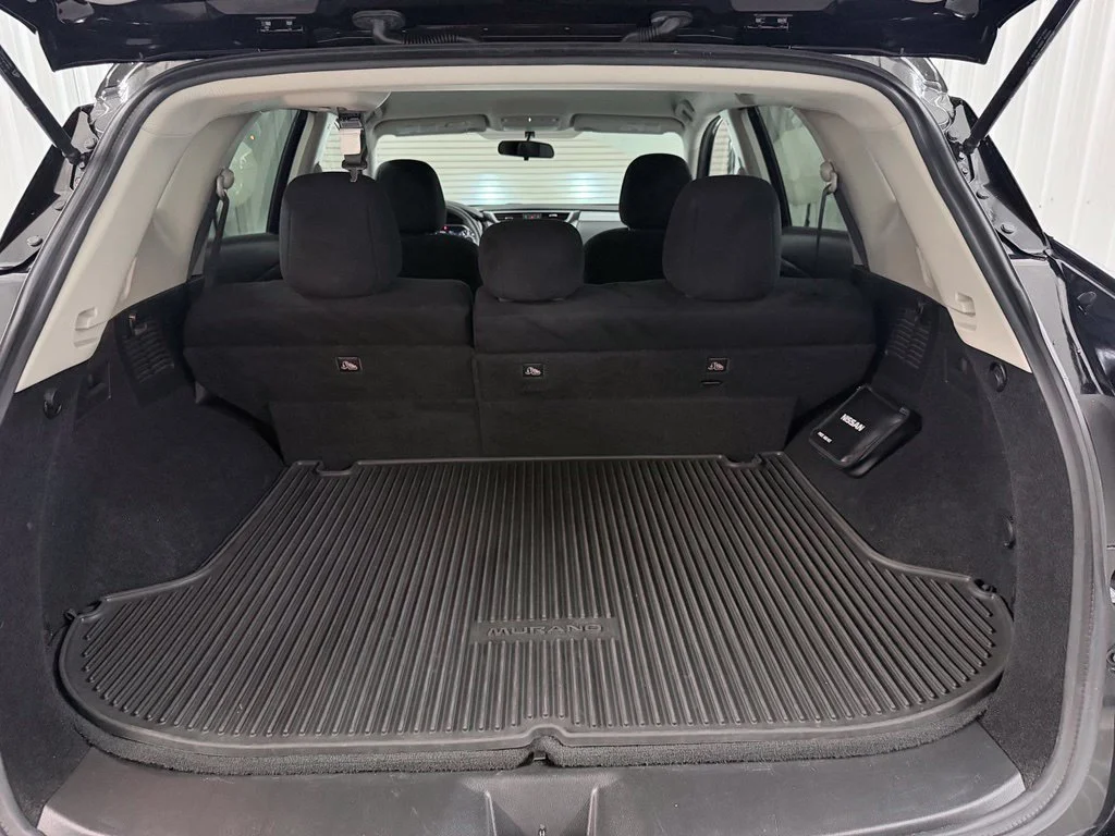 Used 2019 Black Nissan S image 29