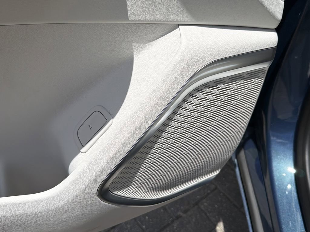 New 2026 Ocean Blue Metallic Buick Avenir image 21