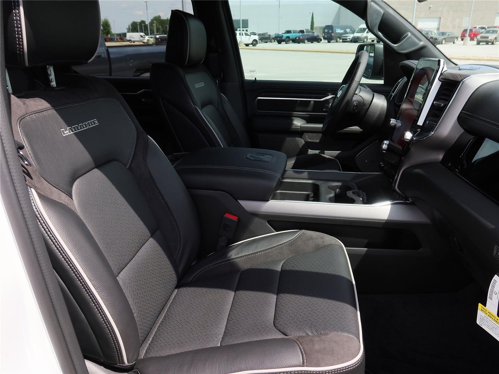 2026 RAM 1500 Laramie - Photo 7