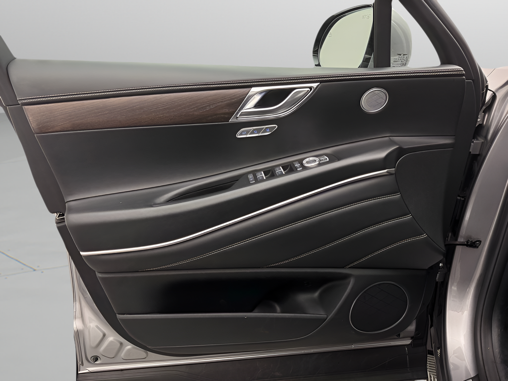 Used 2024 Silver Genesis 2.5T image 44