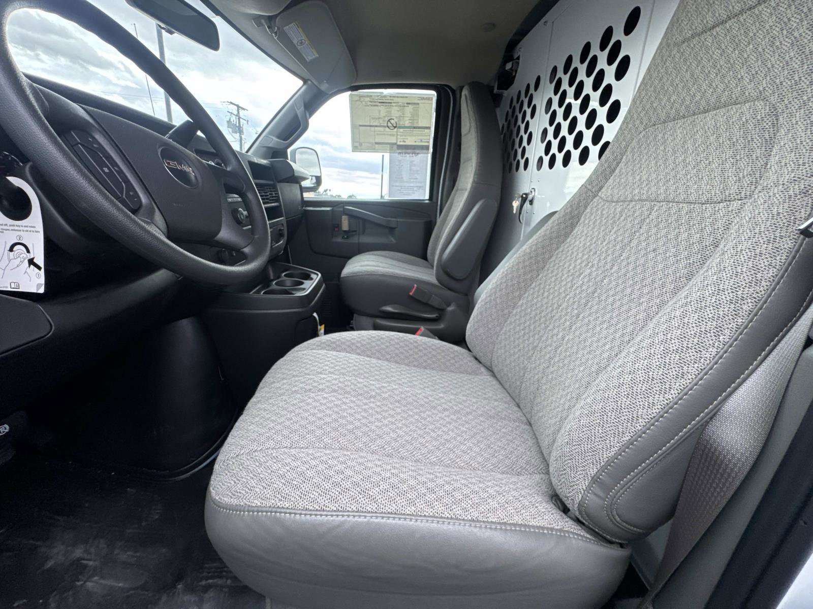 2025 GMC Savana Cargo Work Van - Photo 16