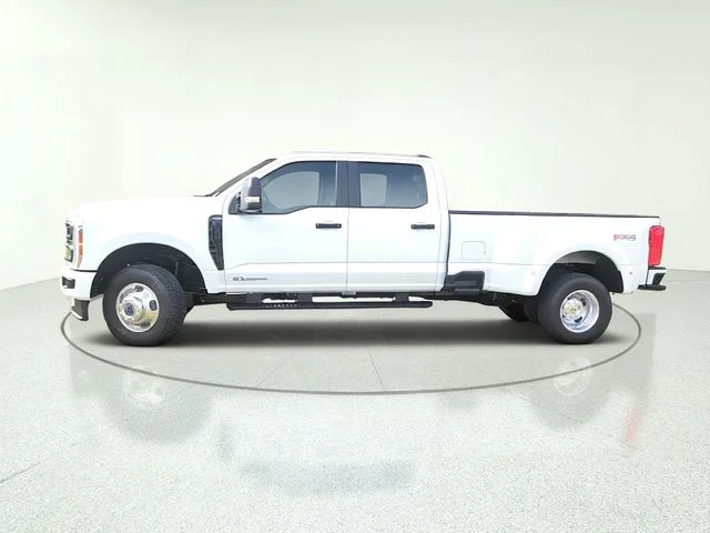 New 2026 Oxford White Ford F-350® XL image 2