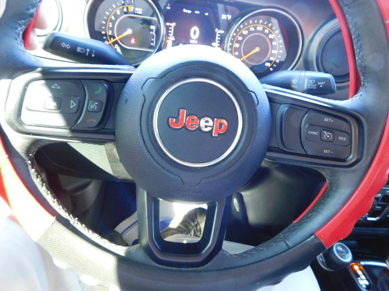 Used 2019 Gray Jeep SPORT S 4X4 image 30