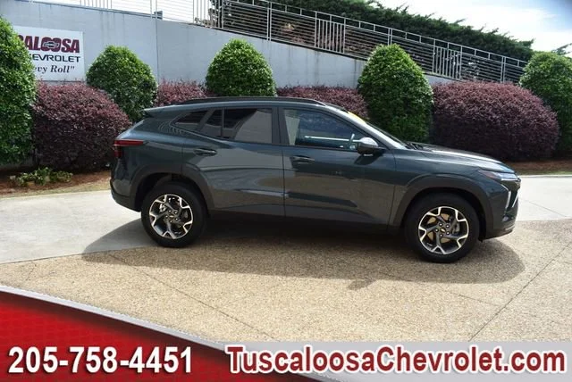 Used 2025 Cypress Gray Chevrolet LT image 11