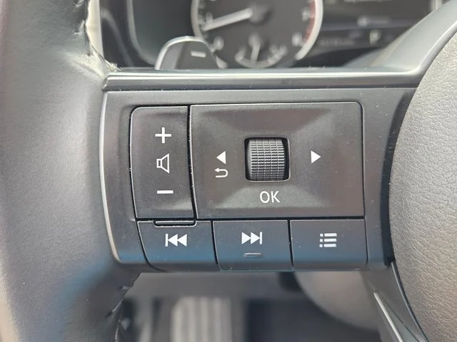 Used 2024 Gray Nissan SV image 24