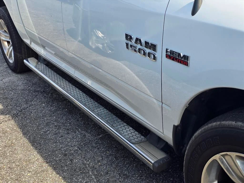 Used 2017 White Ram Sport image 13