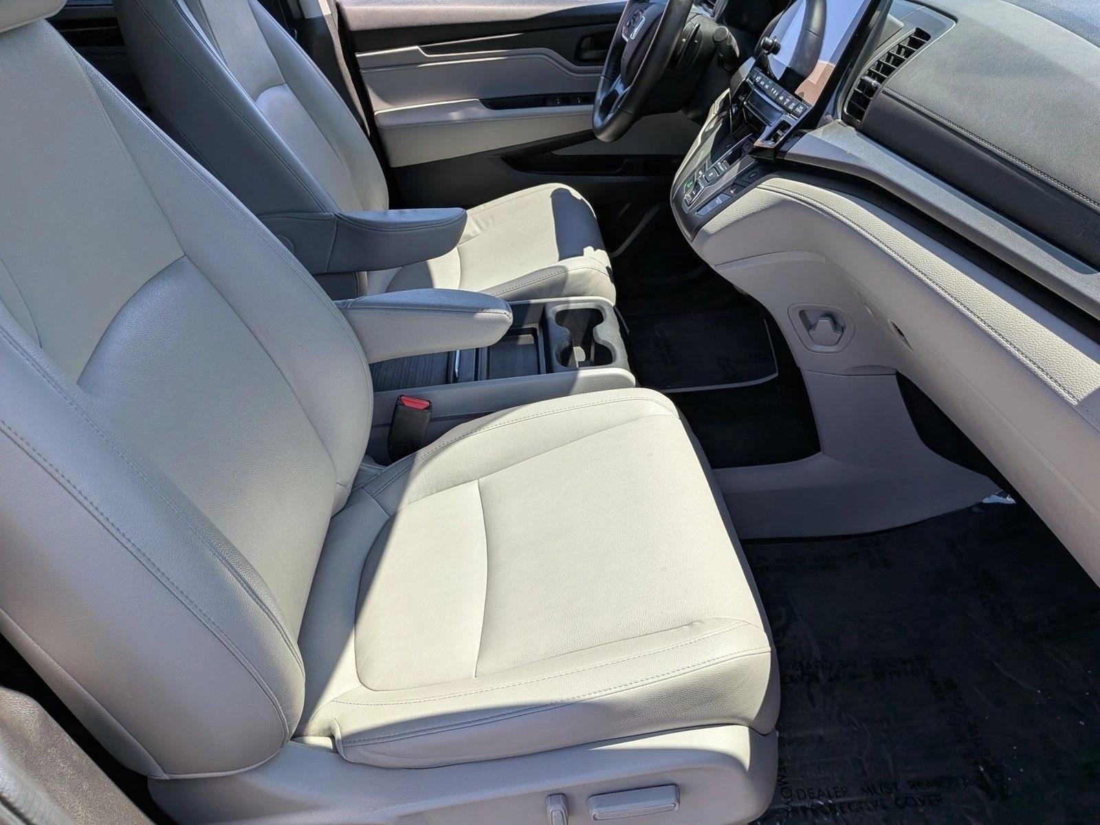 Used 2018 Silver/Gray Honda EX-L image 21