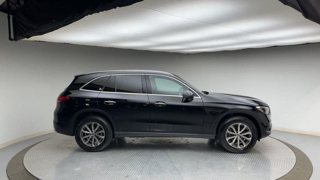 Used 2025 Black Mercedes-Benz GLC 300 image 9