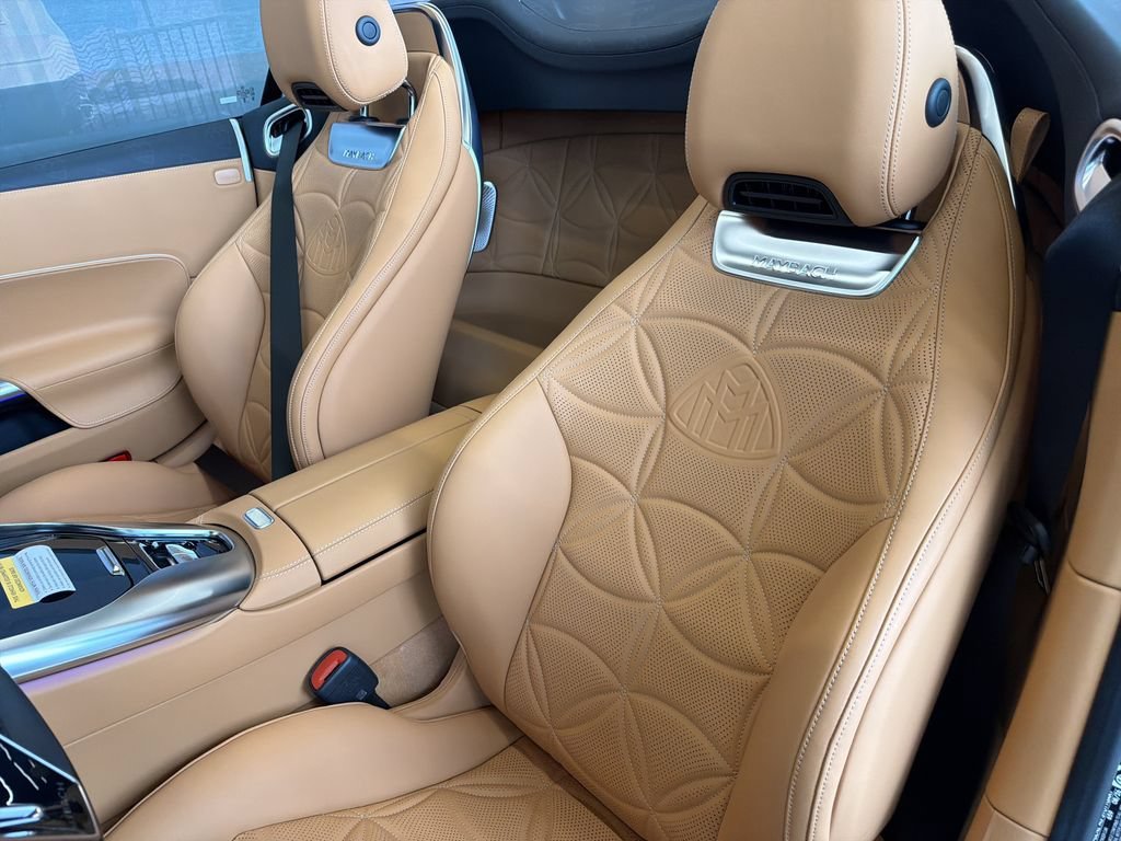 New 2027 MANUFAKTUR moonlight white magno (White Ambiance) Mercedes-Benz Maybach SL 680 Monogram Series image 53