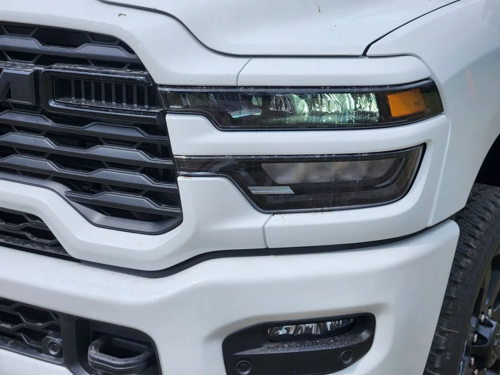 New 2026 Bright White Clear-Coat Exterior Paint RAM Big Horn image 5