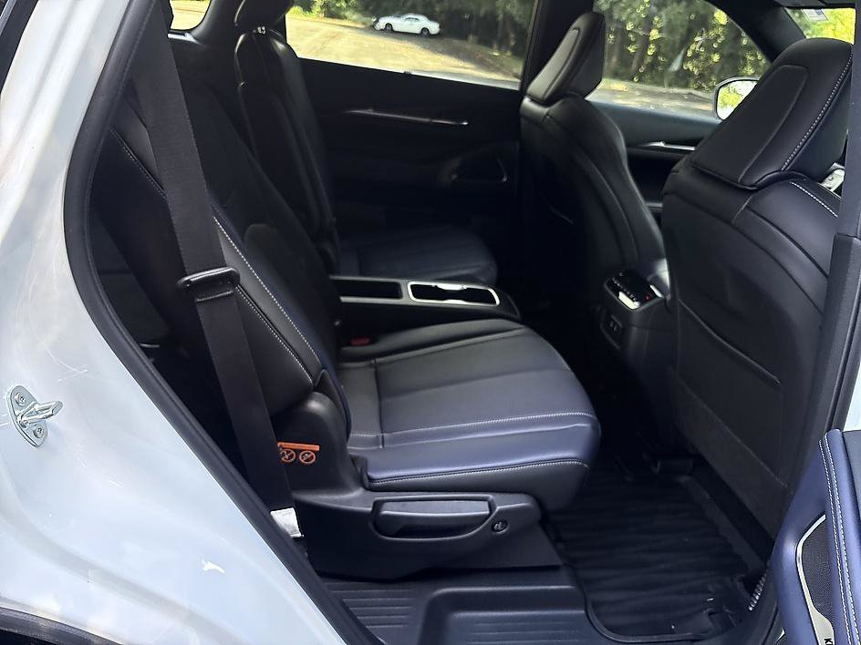 Used 2026 Radiant White INFINITI SPORT image 6