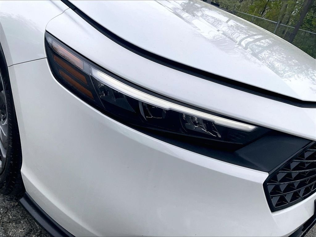 Used 2023 White Honda EX image 32