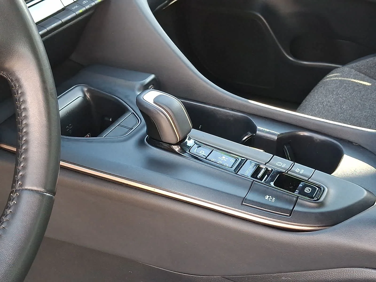 Certified Used 2023 Oxygen White Toyota XLE image 18
