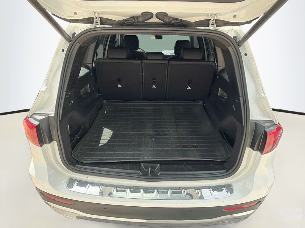 Used 2024 White Mercedes-Benz GLB 250 image 25