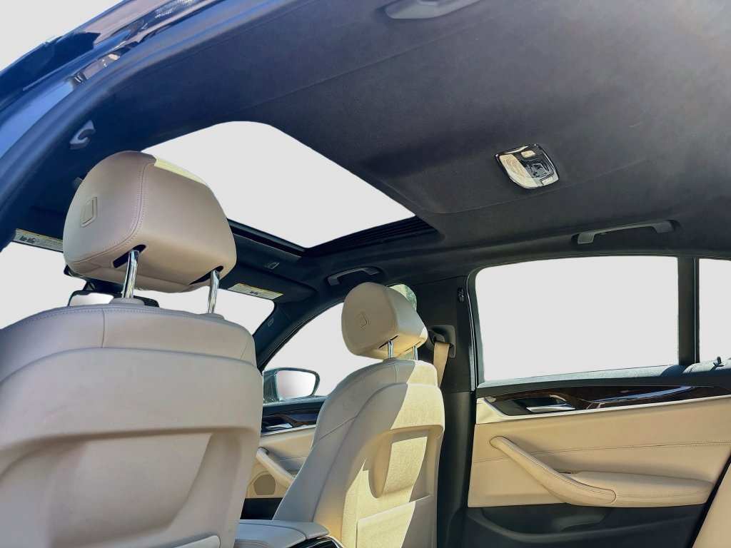 Used 2019 Black BMW 530i image 18
