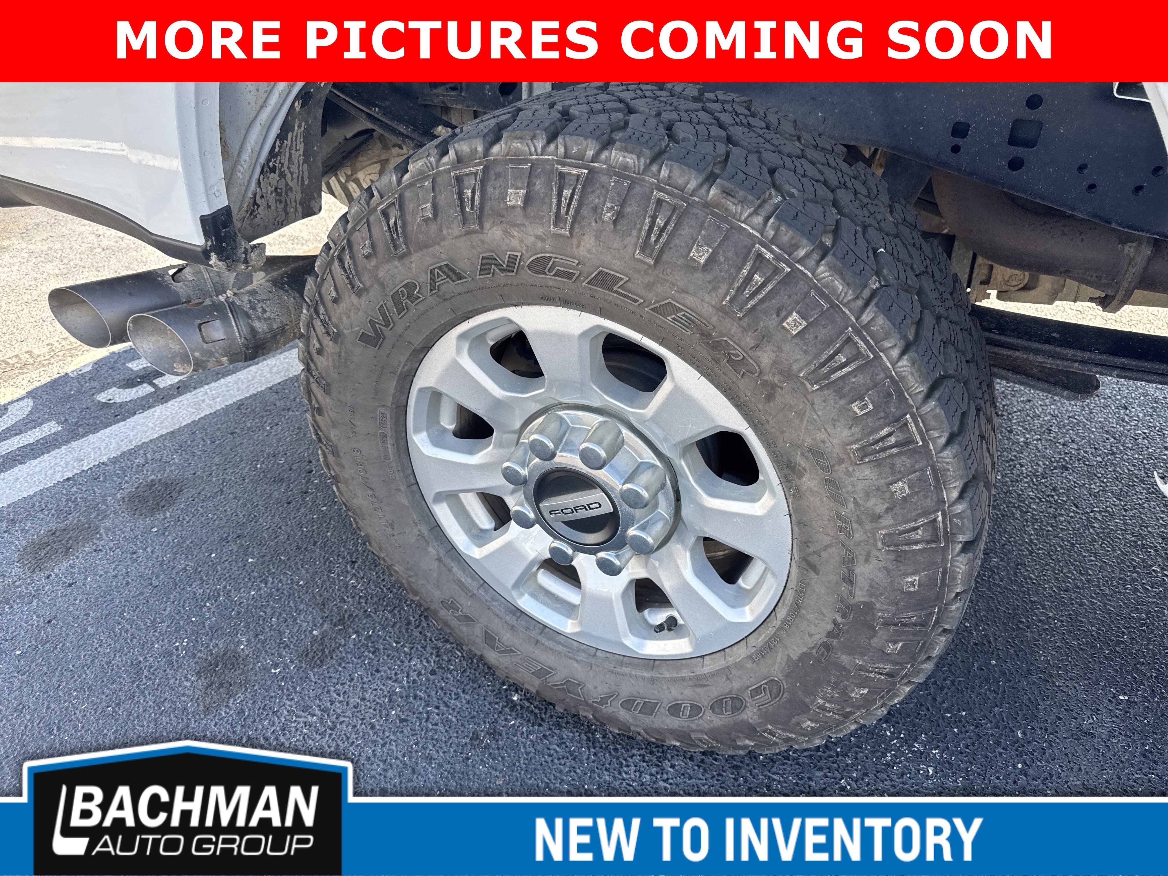 Used 2024 Oxford White Ford XLT image 3