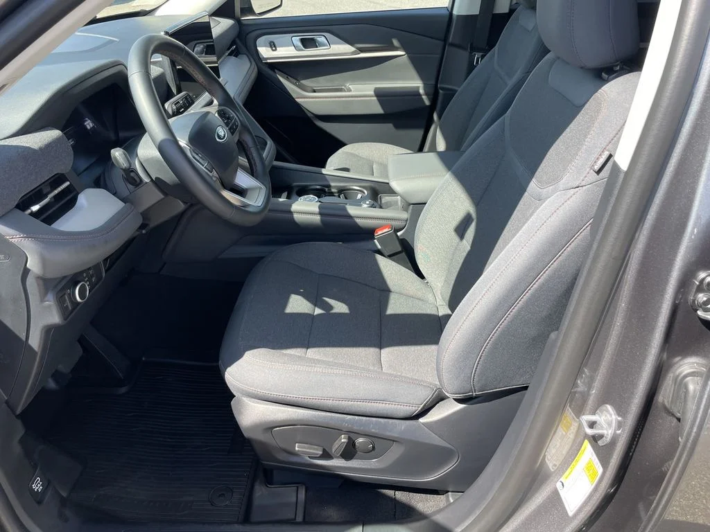 Used 2025 Carbonized Grey Metallic Ford Active image 16