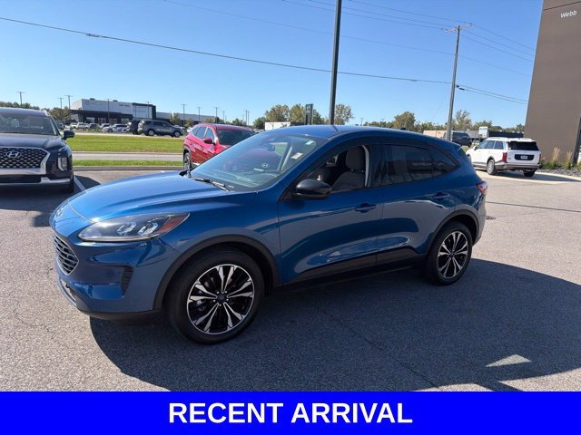 Used 2022 Blue Ford SE image 9