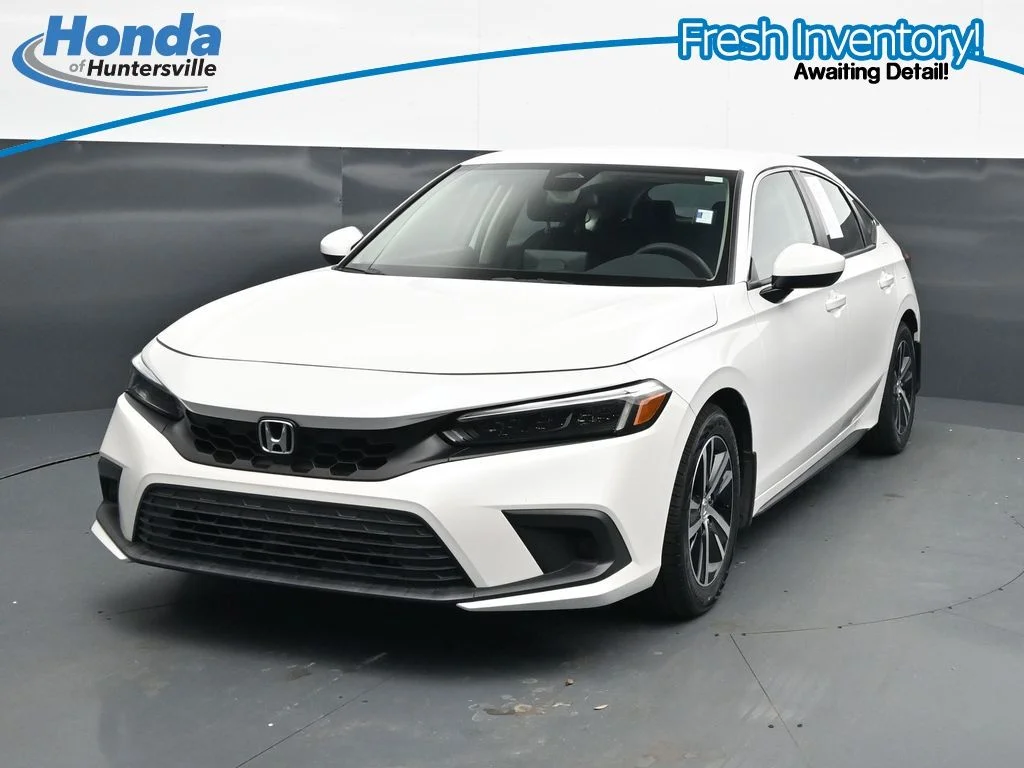 Used 2024 Platinum White Pearl Honda 2.0L LX image 3
