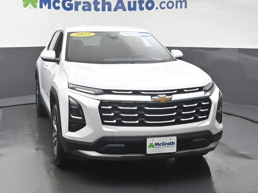 Used 2025 White Chevrolet LT image 5