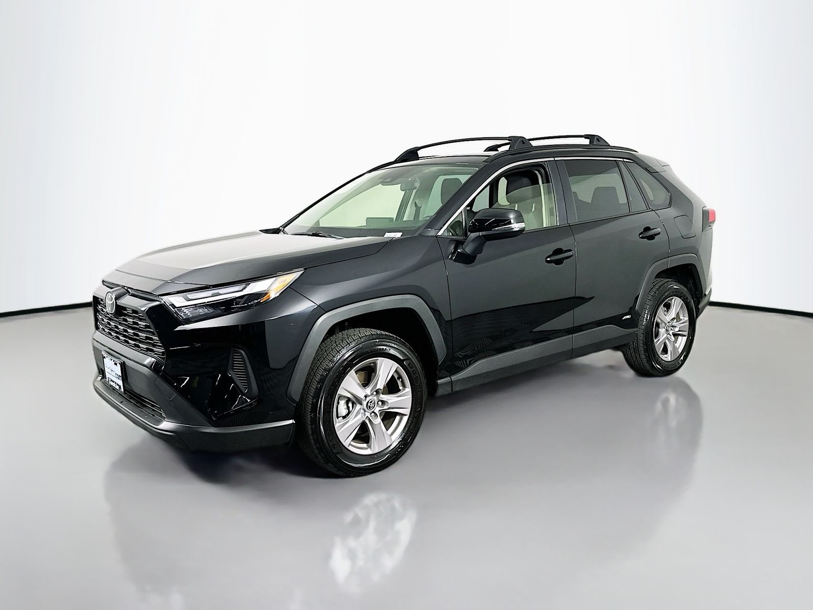 Used 2025 Midnight Black Metallic Toyota XLE image 3
