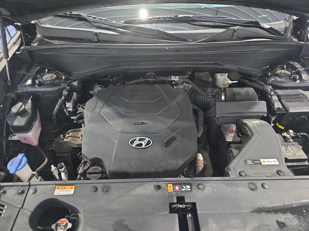 Used 2022 Black Hyundai SE image 23