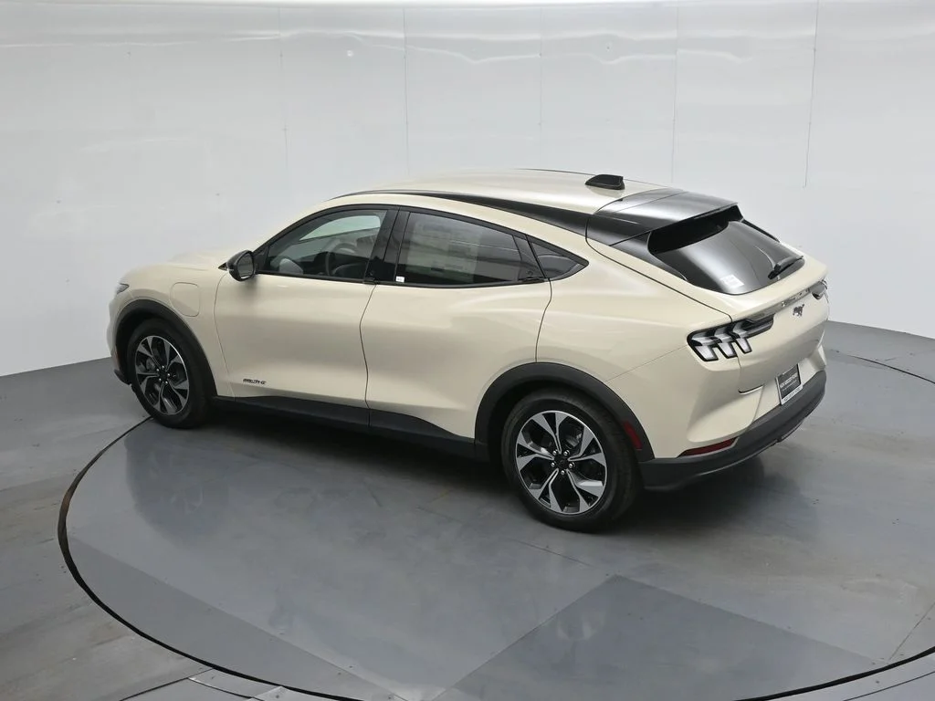 New 2026 Desert Sand Ford Select image 39