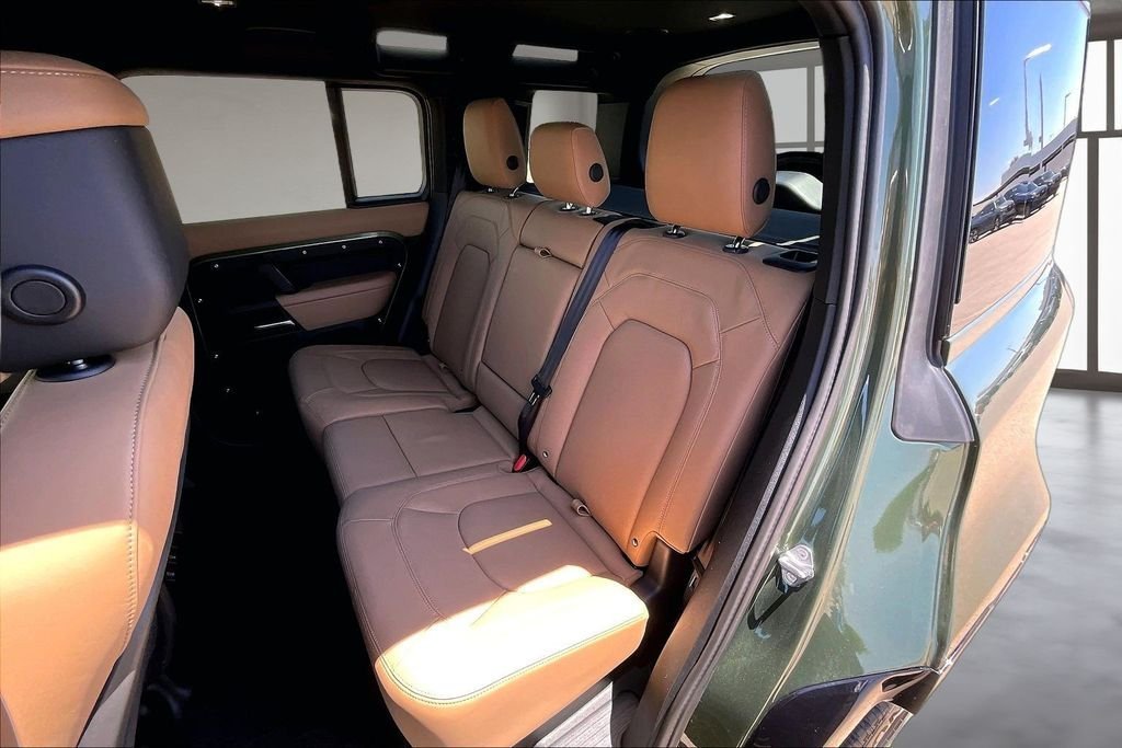 New 2026 Woolstone Green LAND ROVER X-Dynamic SE image 10