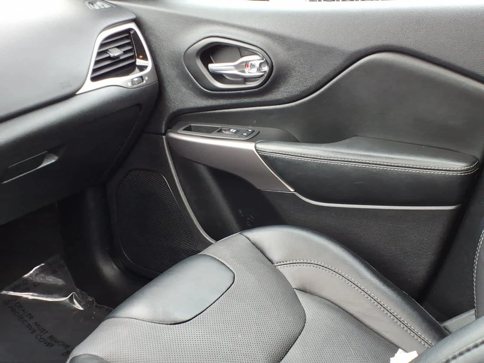 Certified Used 2022 STING Jeep Limited image 17