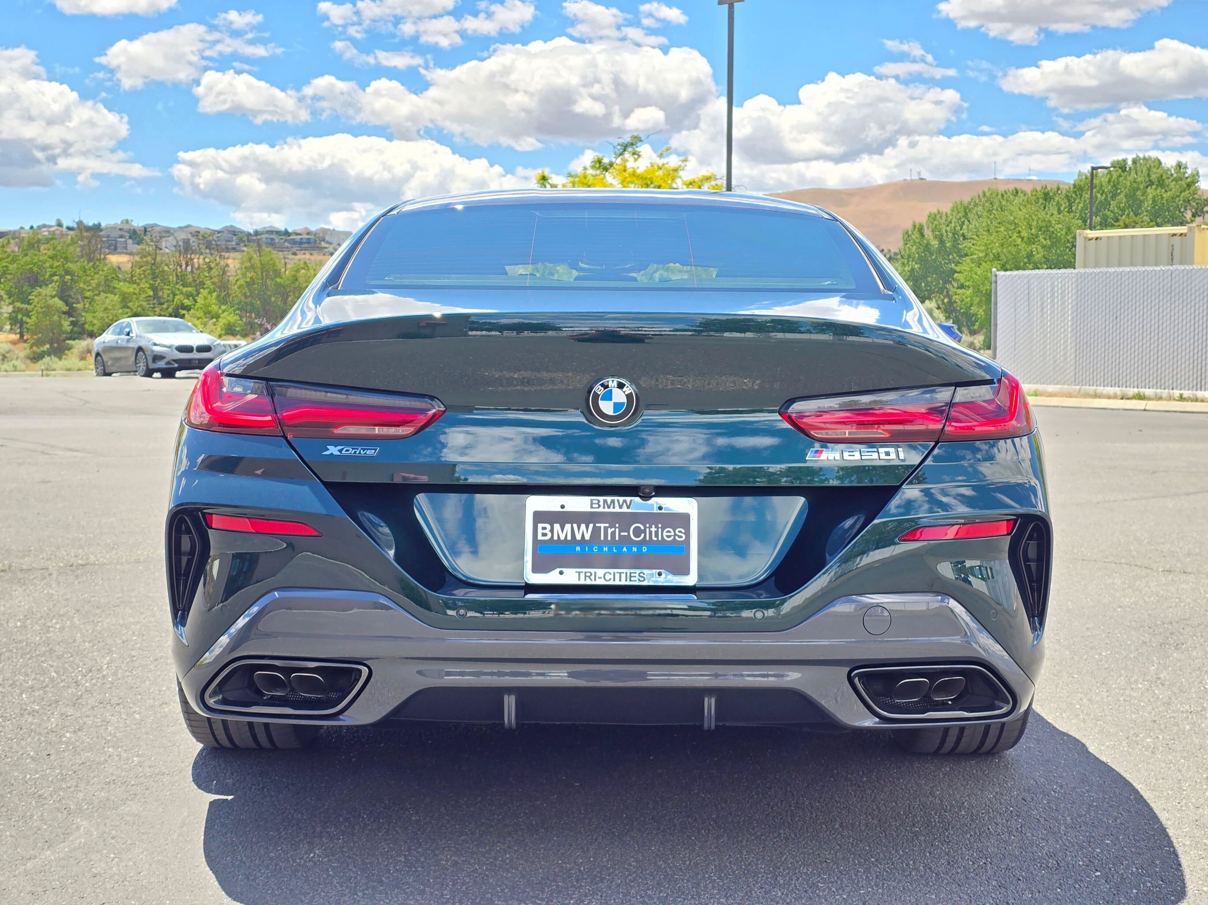 New 2026 Oxford Green Metallic BMW M850i image 5