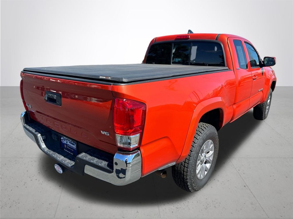 Used 2018 Red Toyota SR5 image 7