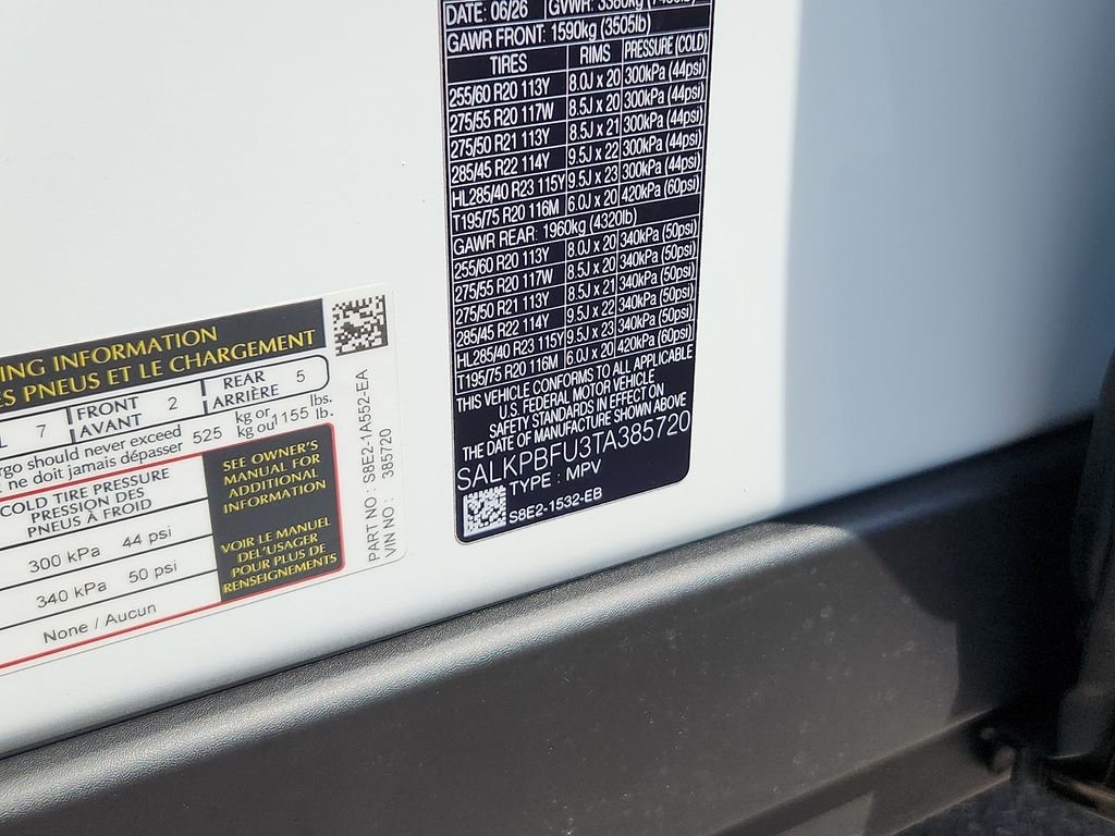 New 2026 Fuji White Land Rover SE image 10