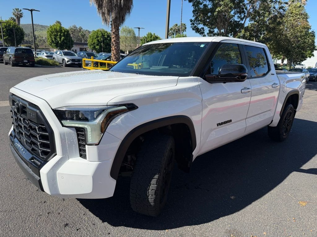 Used 2025  Toyota Limited image 1