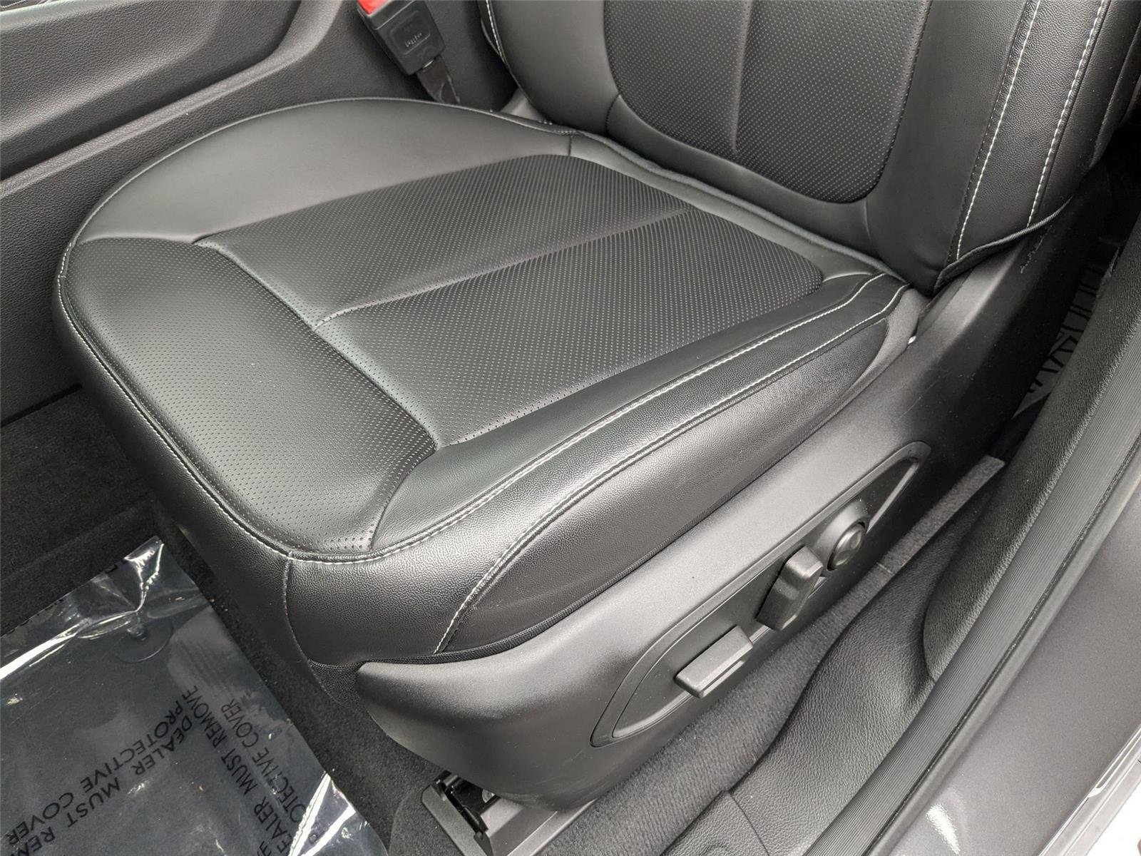 Used 2025 Baltic Gray Metallic Clearcoat Jeep Limited image 15