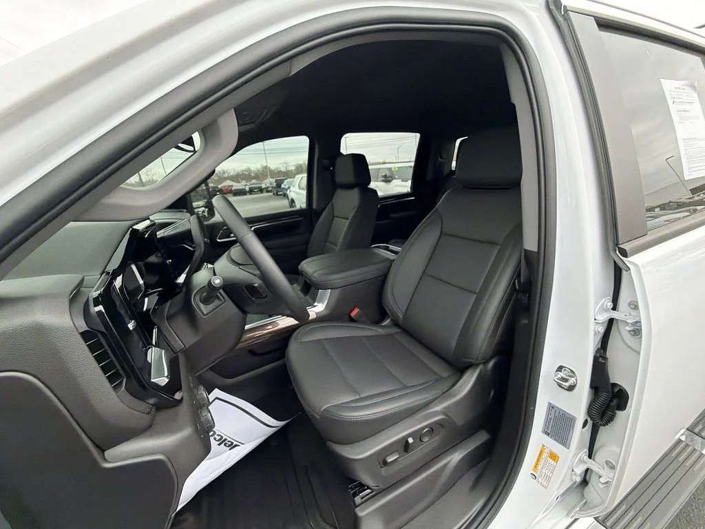 Used 2026 White Chevrolet LT image 17