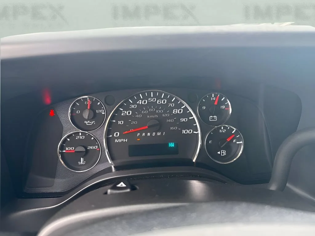 Used 2025 Summit White GMC LT image 9