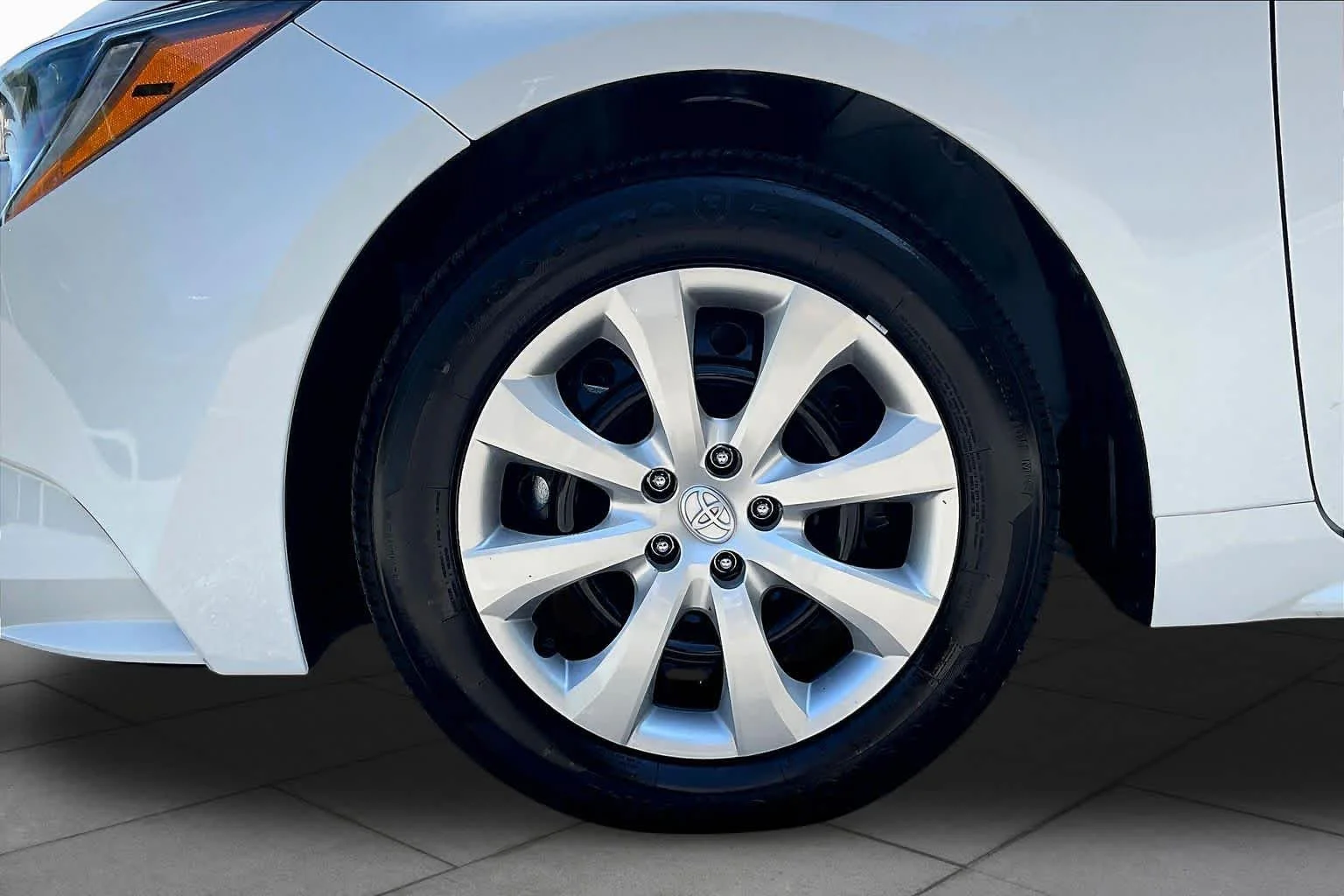 Used 2026 Ice Cap Toyota LE image 10