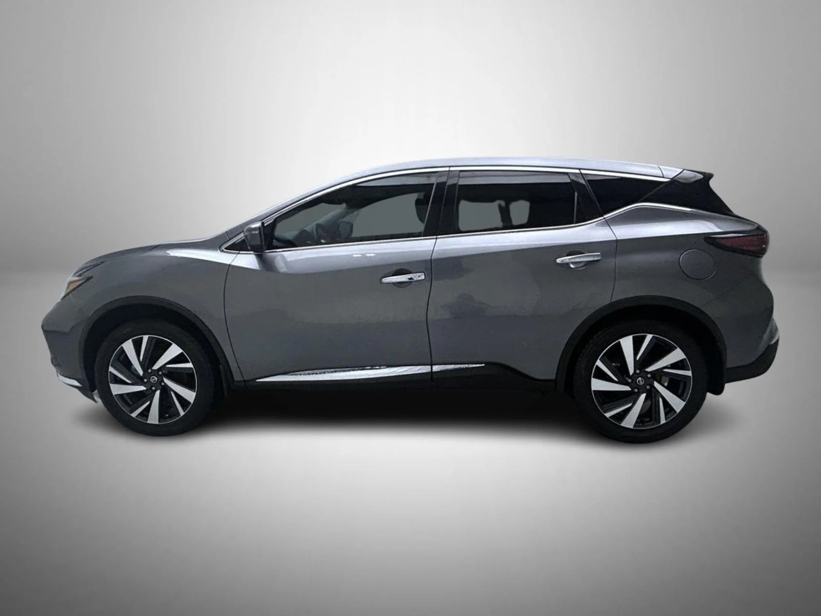 Used 2022 Gray Nissan SL image 8