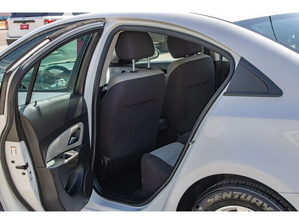 Used 2015 Summit White Chevrolet LS image 14