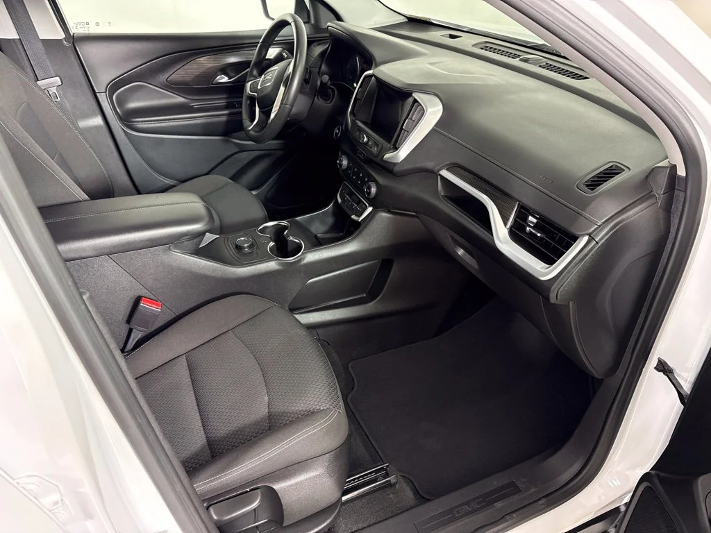 Used 2024 White GMC SLE image 16