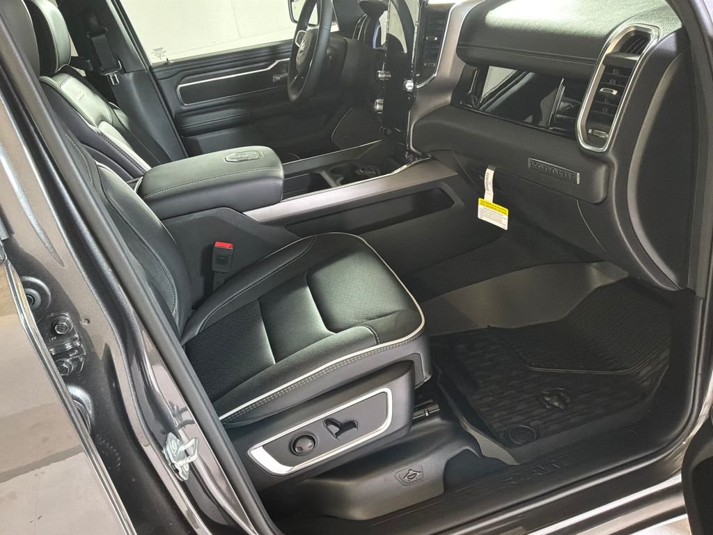 New 2026 Granite Crystal Metallic Clear-Coat Exterior Paint RAM Laramie image 18