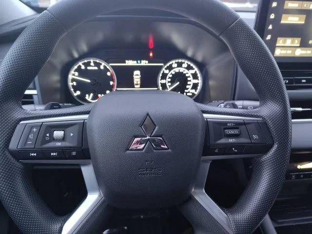 New 2026 Black Mitsubishi ES image 14